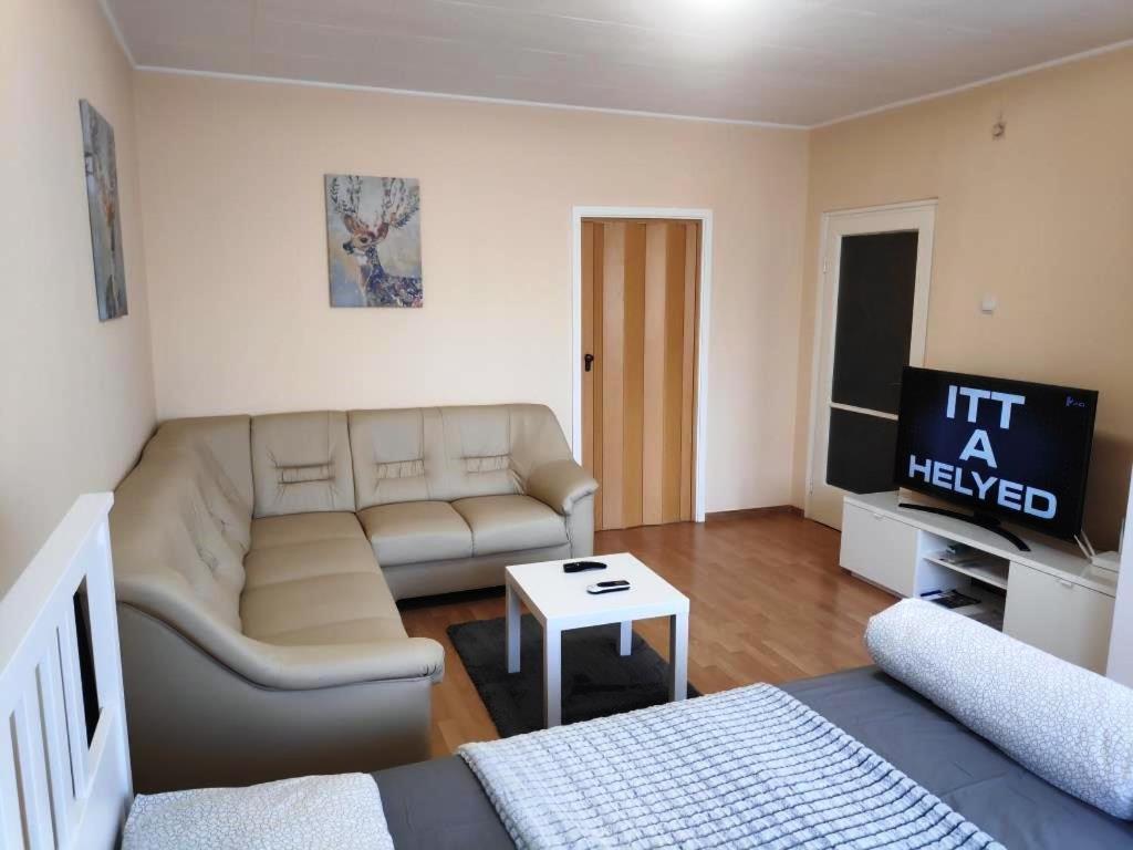Koelcsey Apartman Apartment Szekszárd Exterior foto